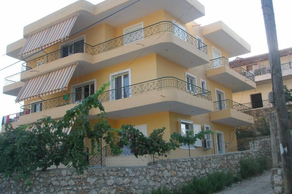 Lina'S Apartment Himarë Exterior foto