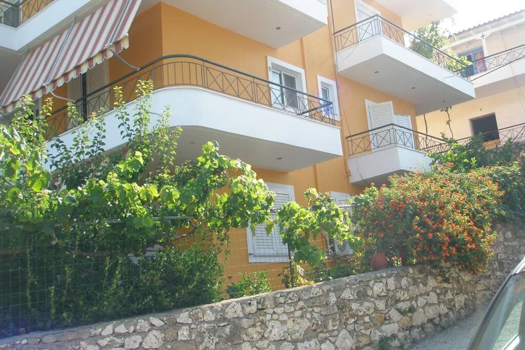 Lina'S Apartment Himarë Exterior foto